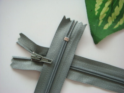 【中國拉鏈?zhǔn)笾放?重慶穿心拉鎖 產(chǎn)品暢銷海內(nèi)外】價格,廠家,圖片,拉鏈,三力(福建)拉鏈-