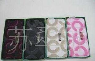 Coach拉鏈包與錢包 家居收納新寵與時尚搭配利器