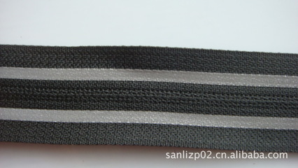 專注拉鏈行業(yè)45年 山東防水拉鏈廠以品質鑄就品牌